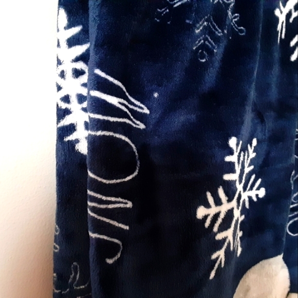 Rae Dunn Snow Throw Blanket - Picture 8 of 10